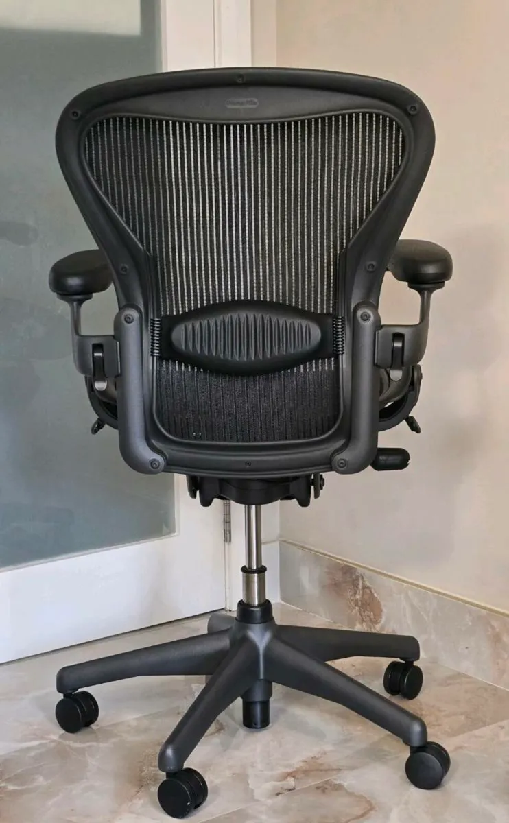 Herman Miller Aeron Size B Fully Loaded - Image 4
