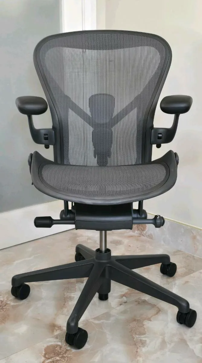 Herman Miller Aeron Remastered Size B - Image 2