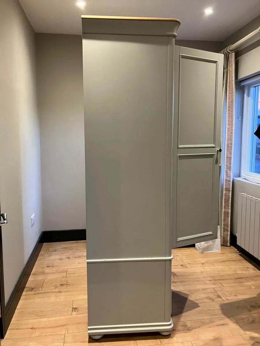 bedroom furniture - Image 3