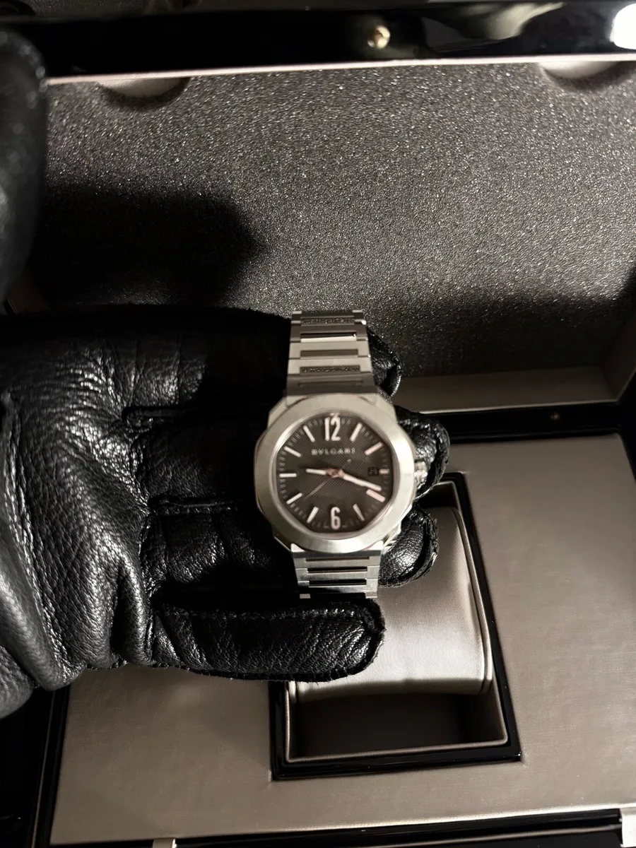 BVLGARI Octo Roma Automatic 41mm - Like New - Image 3