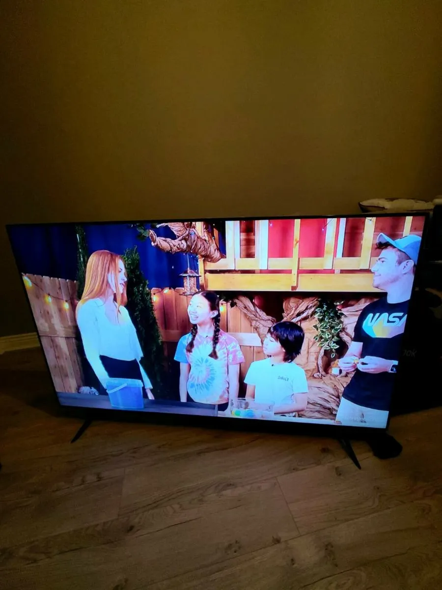 Samsung 65” 4K UHD Smart TV – UE65TU7000 - Image 1