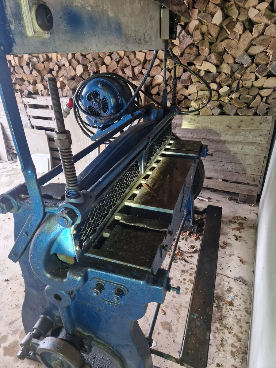 Sheet Metal Guillotine - Image 4