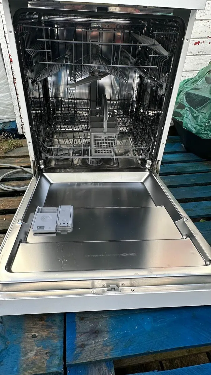 Nordmende 60cm Freestanding Standard Dishwasher - Image 3