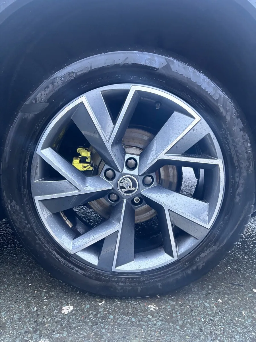 19 inch Alloys with Tyres - Image 4