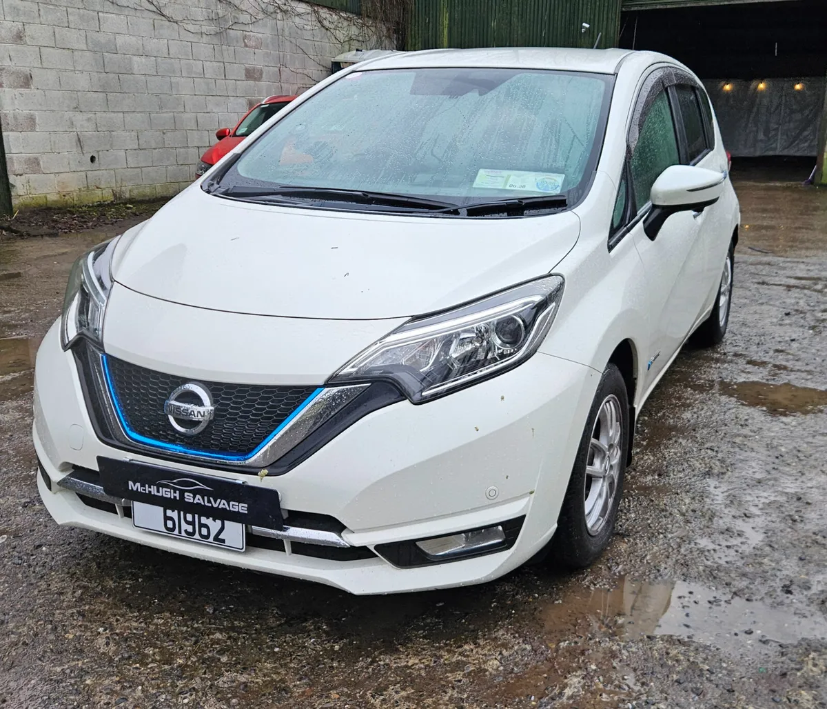 Nissan note 2017 1.2petrol Hybrid Automatic CVT - Image 3