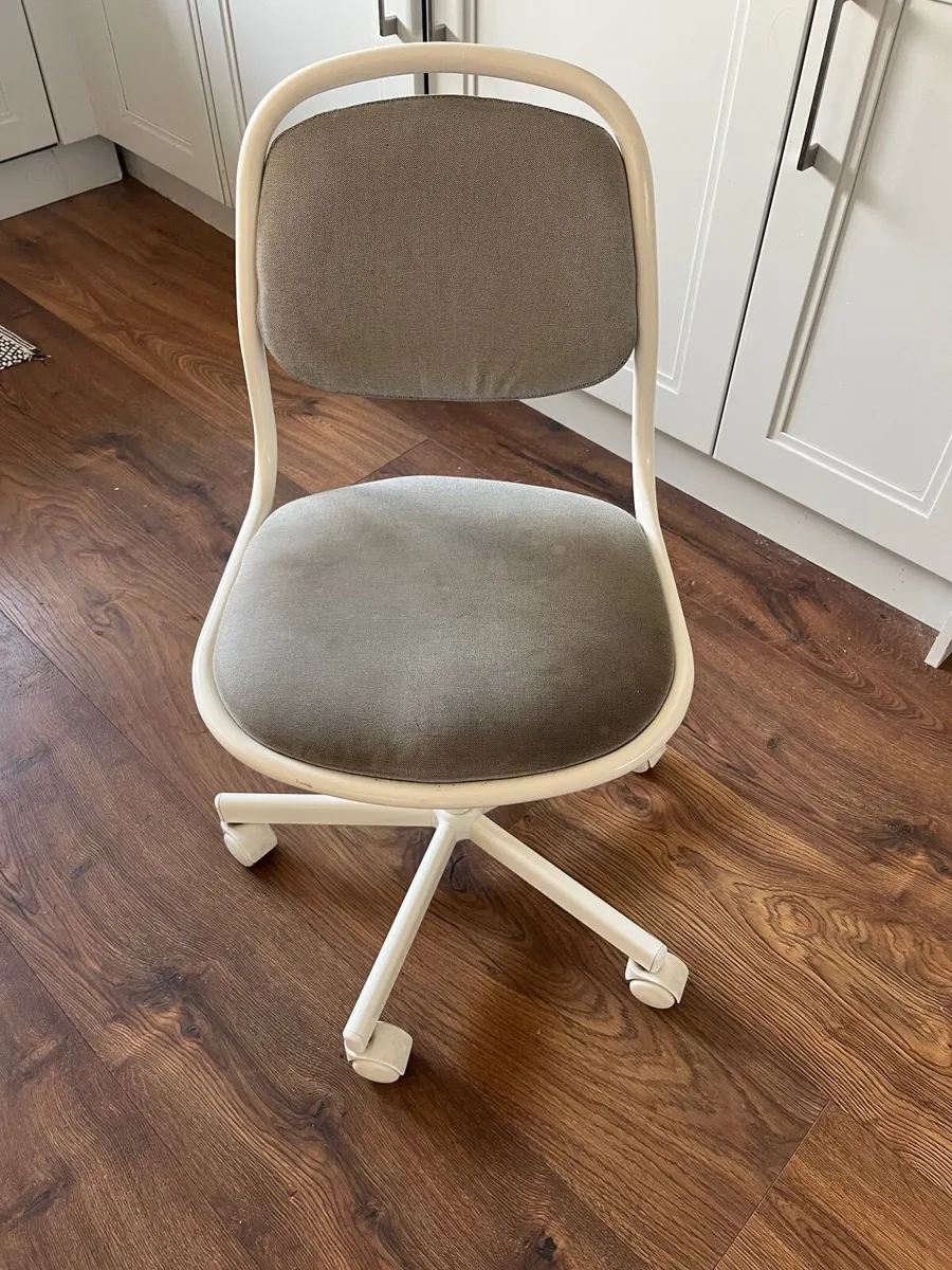 Kids Chair - Image 1