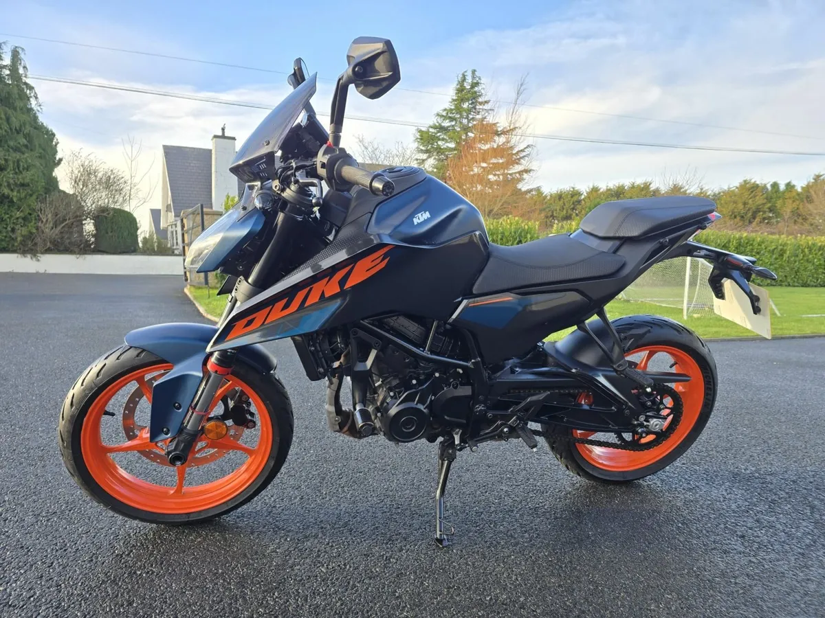 2024 KTM Duke 125cc (N.I Registered) - Image 3