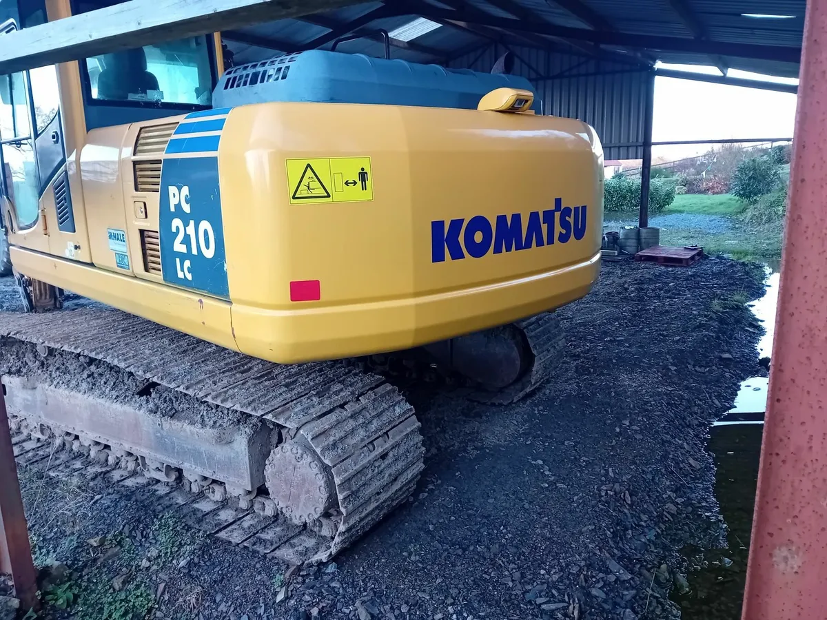 210 komatsu - Image 1