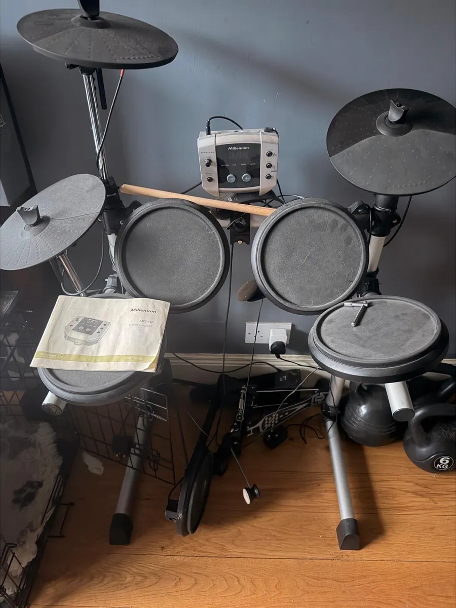 Electronic drum kit - Image 1
