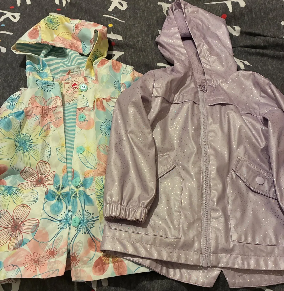 Girls jackets size 3-4 years - Image 1