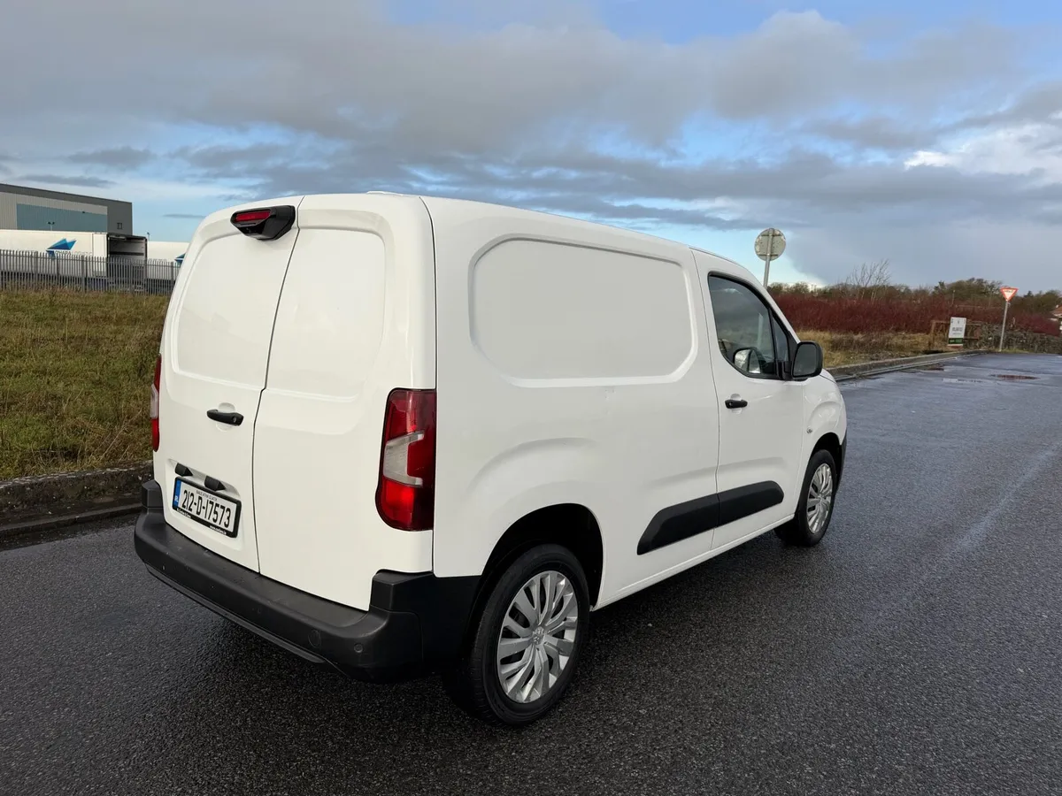 212 Peugeot partner Doe 7/26 - Image 3