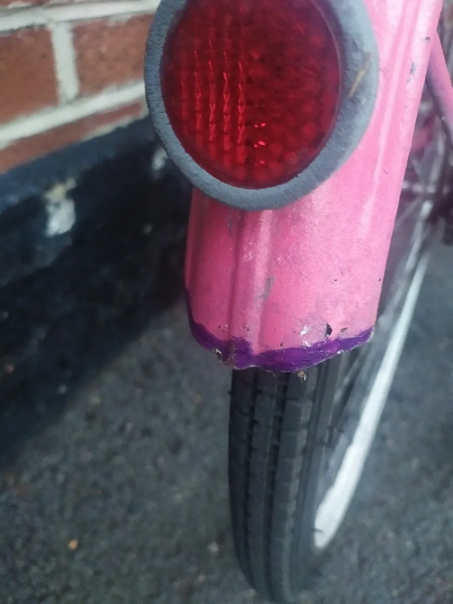 Ladies Bike Old style,no rusti,Nice &Clean - Image 3