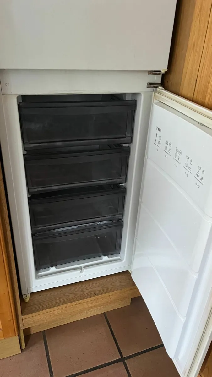 Integrated fridge freezer - Image 2