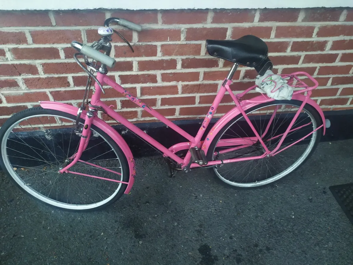 Ladies Bike Old style,no rusti,Nice &Clean - Image 1