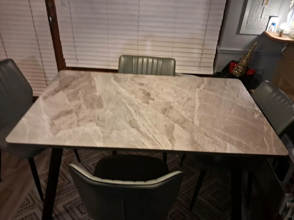 Table and 4 chairs - Image 4