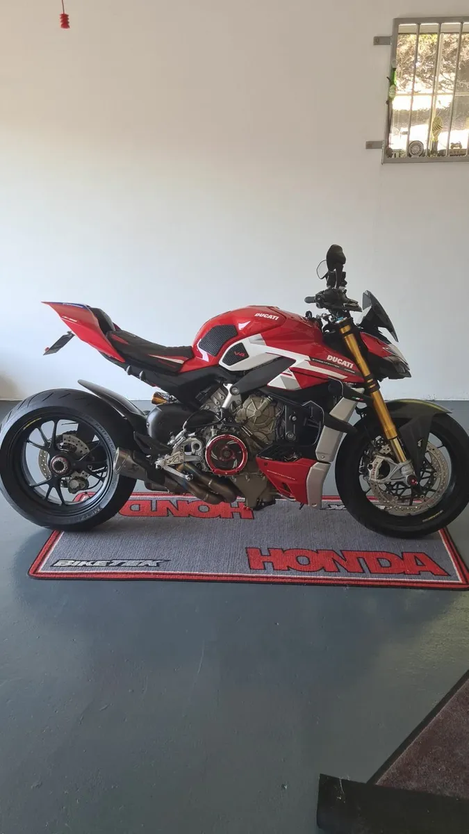 DUCATI V4S STREETFIGHTER - Image 3