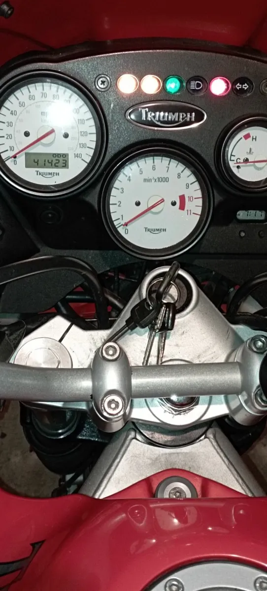 Triumph Tiger 955i 2005 - Image 3