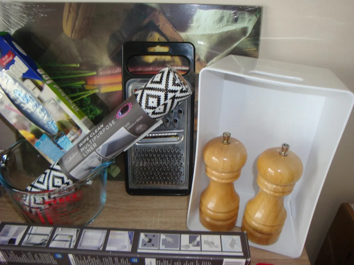 Mixed kitchen items bundle - Image 4