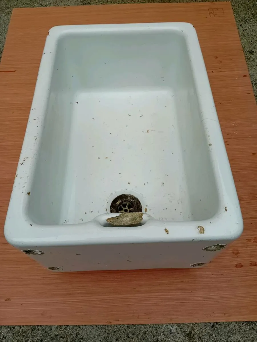 Old Belfast Sink - Image 1