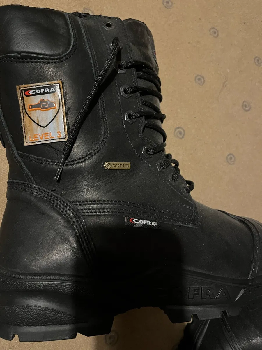 Cofra chainsaw boots - Image 1