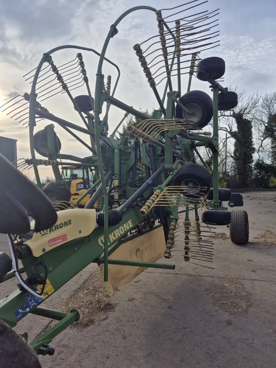 2017 Krone 880 plus rake - Image 3