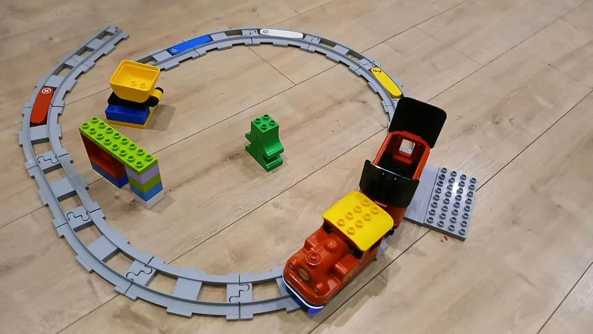 Duplo Train and Tracks - Image 4