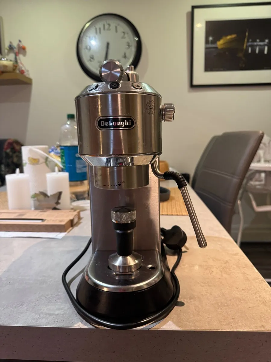 De Longhi Coffee Machine - Image 3