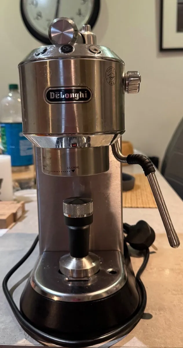 De Longhi Coffee Machine - Image 1