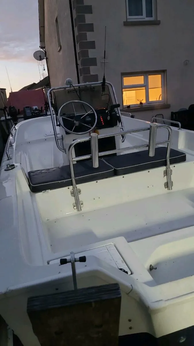 Wahoo 1650 centre console indespension trailer - Image 3
