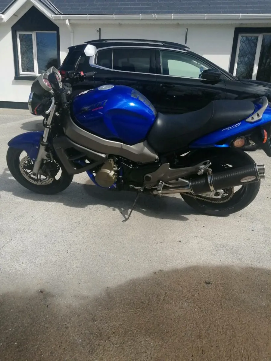 HONDA X11 MOTORCYCLE - Image 3