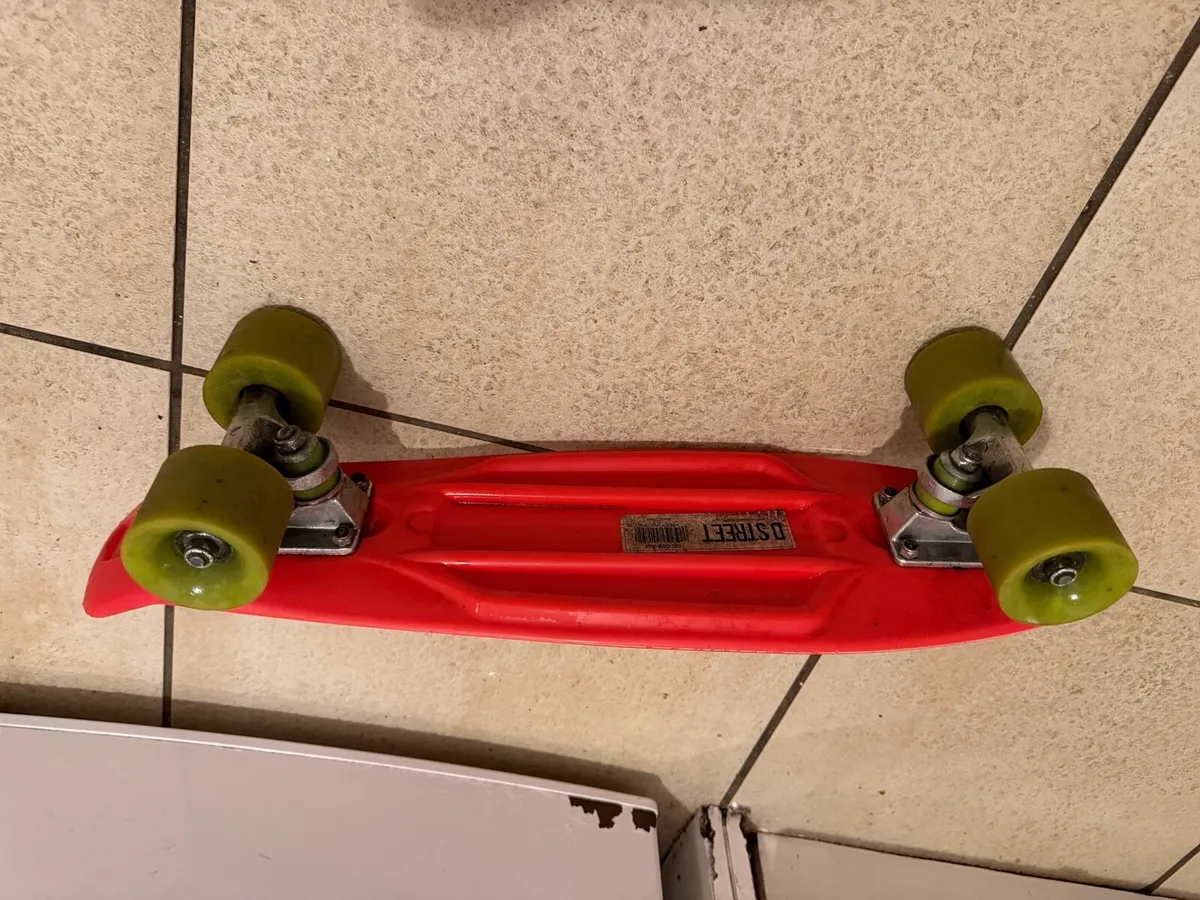 D Street skateboard/penny board - Image 4