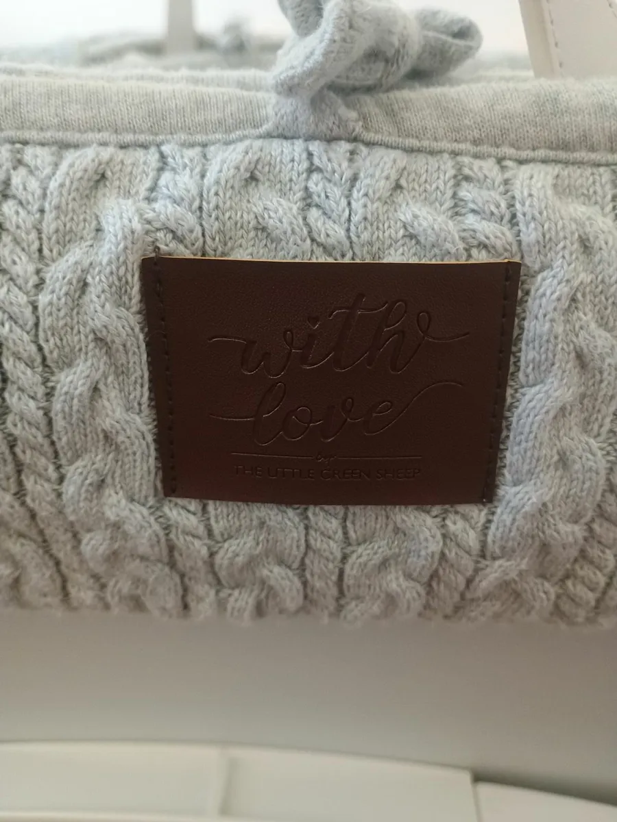 Shnuggle Dreami Moses Basket & Stand | Grey - Image 3