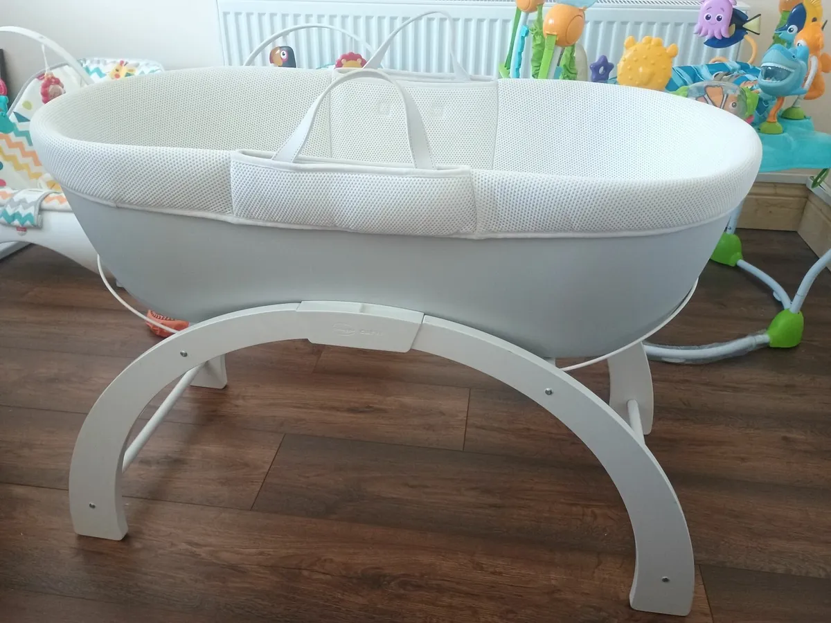 Shnuggle Dreami Moses Basket & Stand | Grey - Image 4