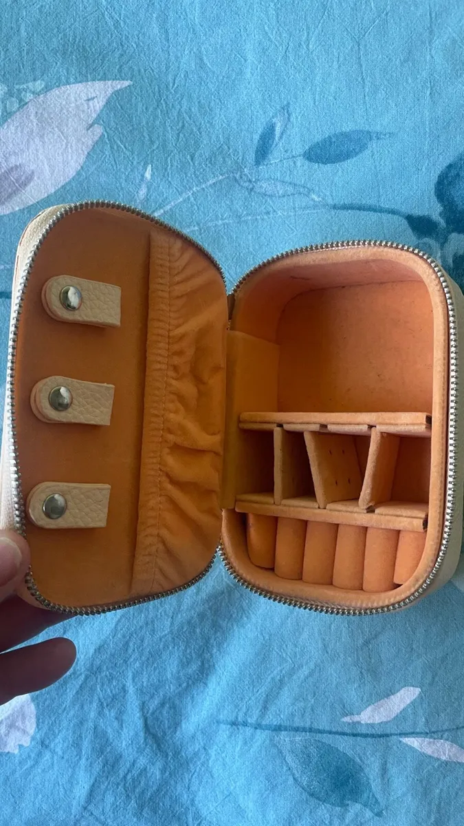 Jewellery box - Image 1