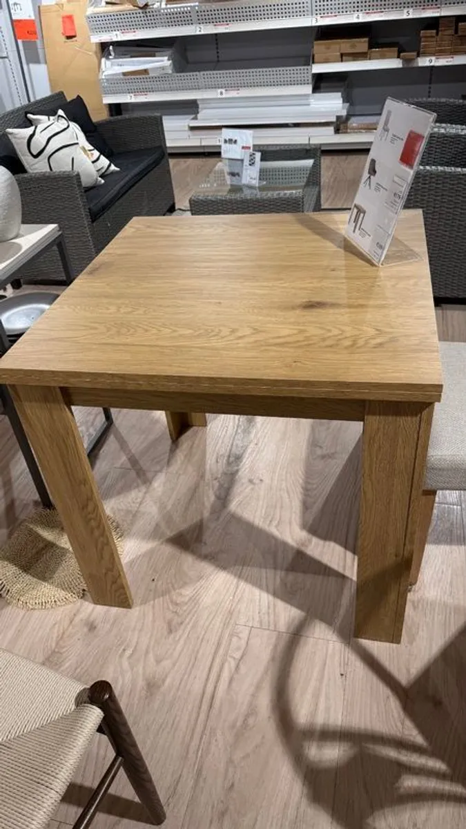 Table with chairs - Image 1