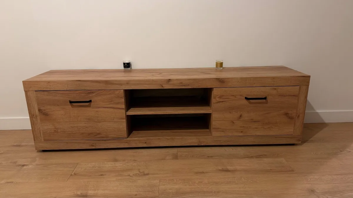 TV stand - Image 2