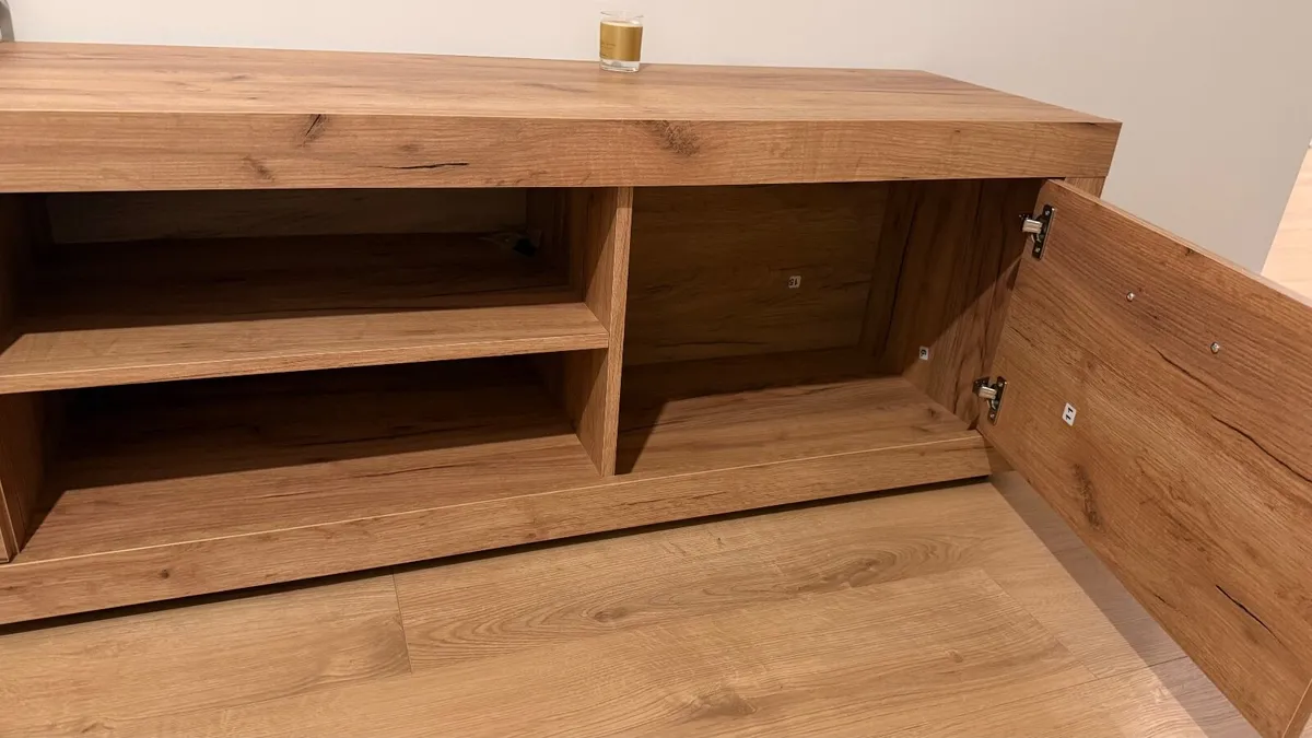 TV stand - Image 3