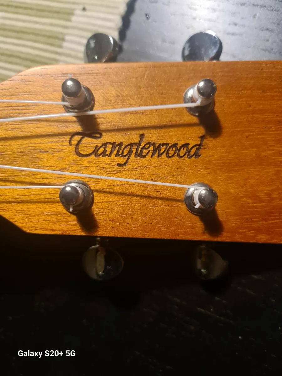 Ukulele - Image 2