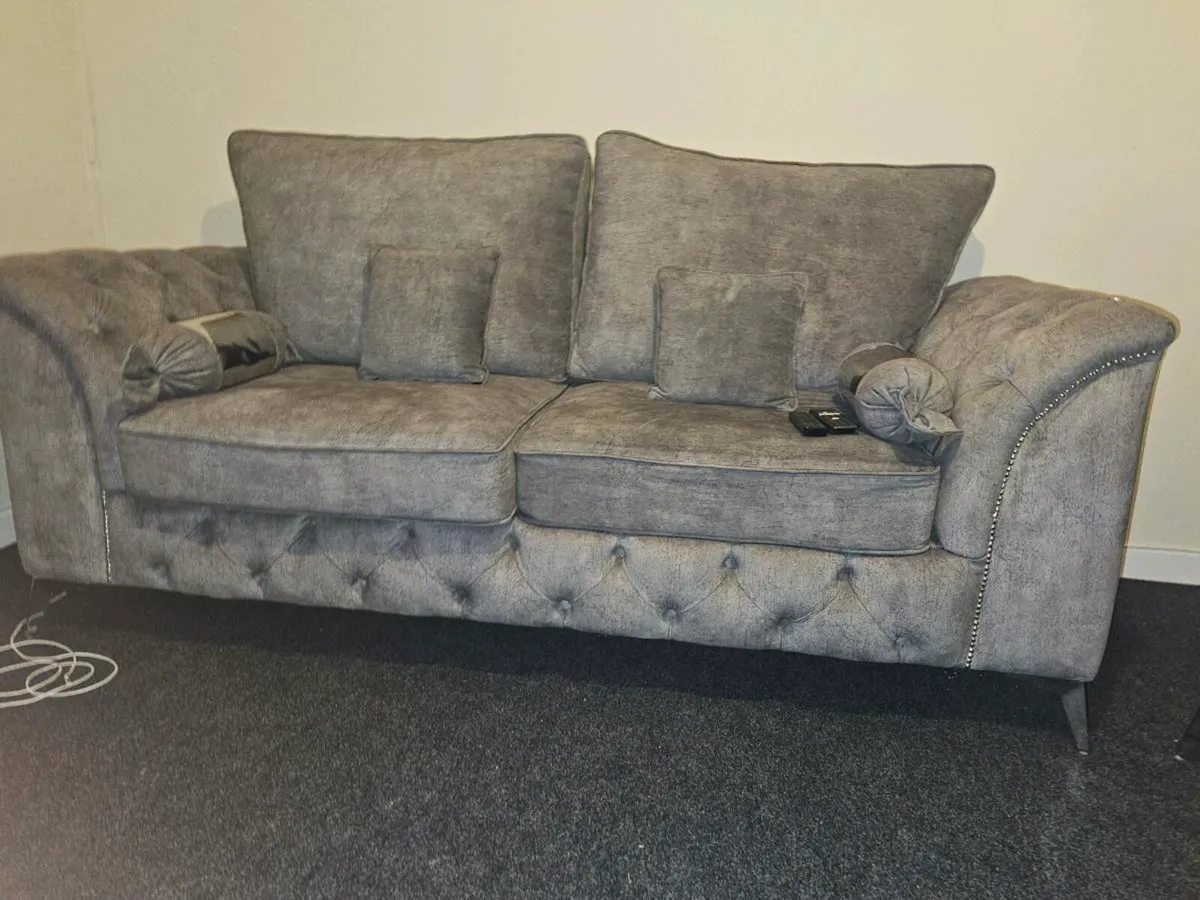Sofa suite - Image 1
