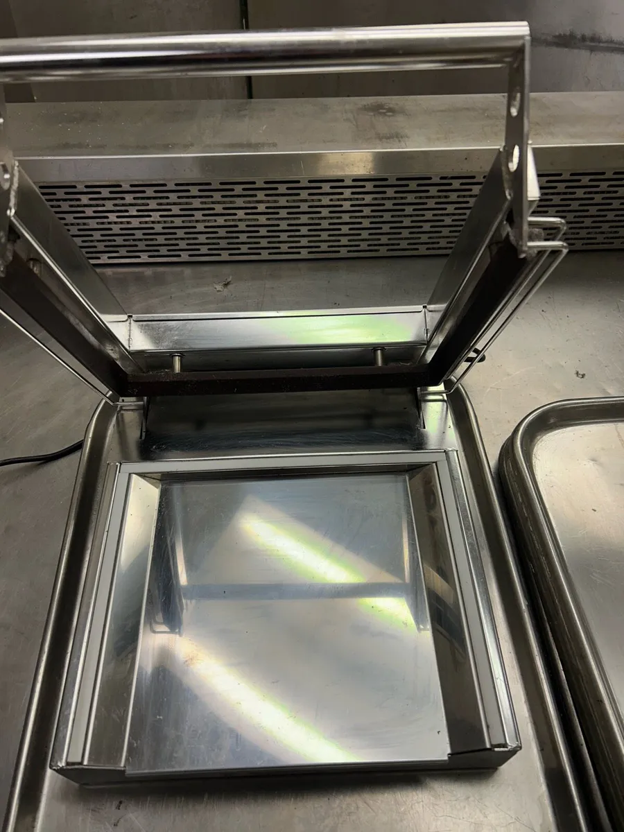 Fish / meat pouch heat sealing machine - Image 2