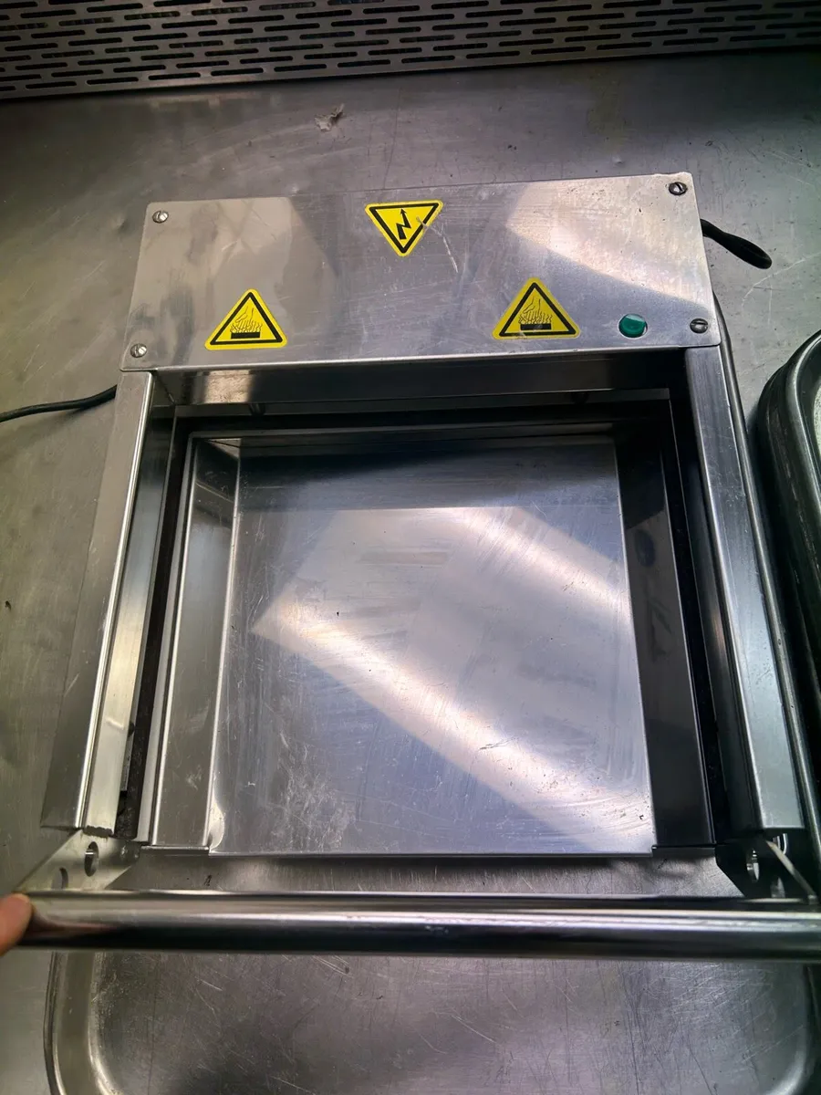 Fish / meat pouch heat sealing machine - Image 1