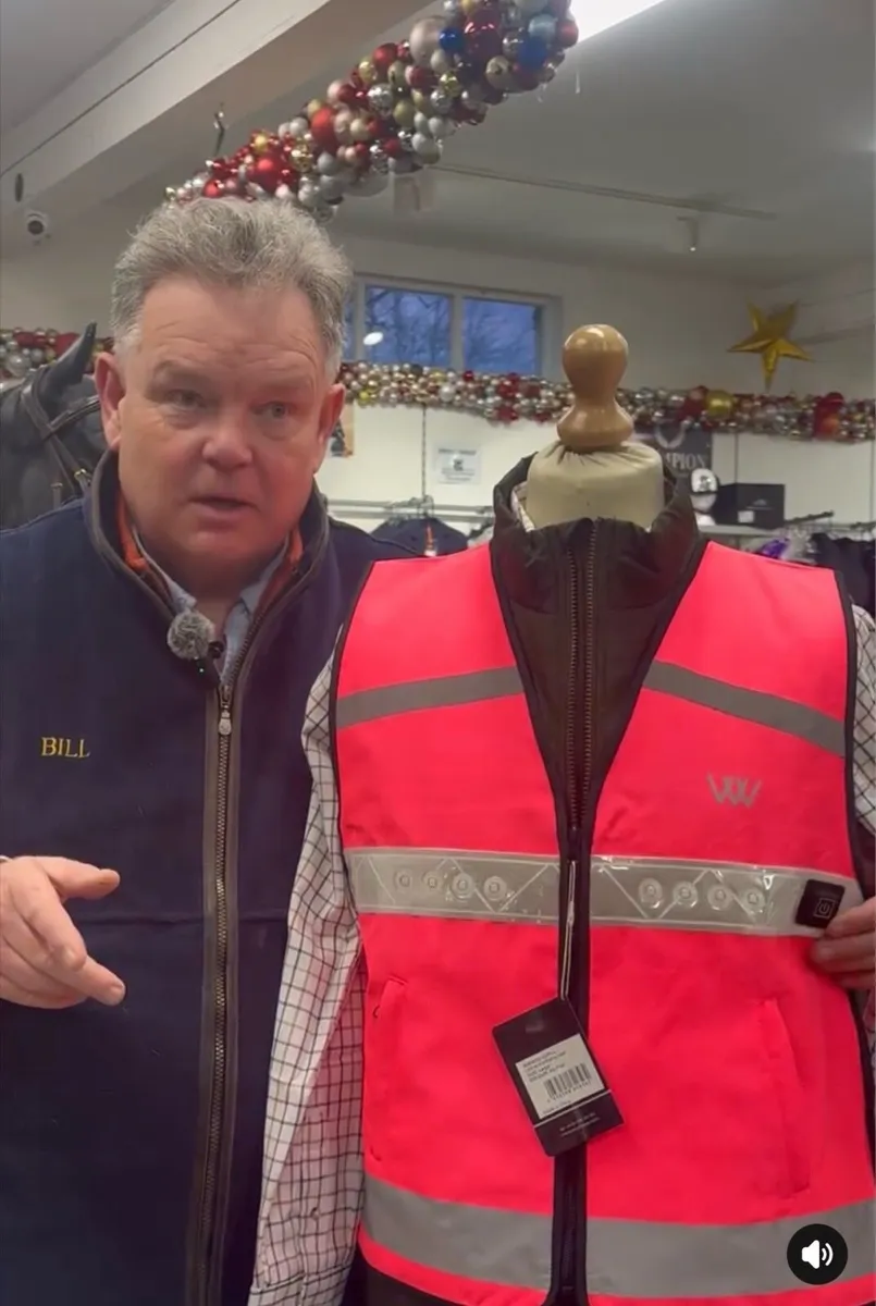 FLASHING OR CONSTANT LIGHTING UP VESTS - Image 3