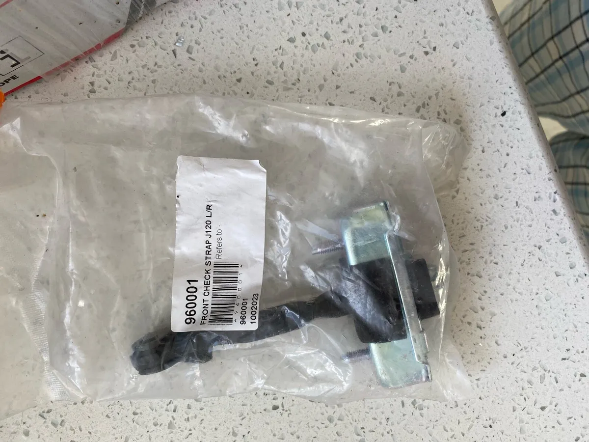 Toyota Land Cruiser Parts - Image 3