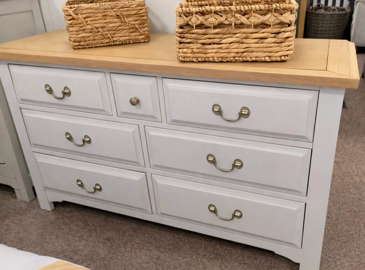 Wide 7 Drawer Chest Oak New in box - Image 4