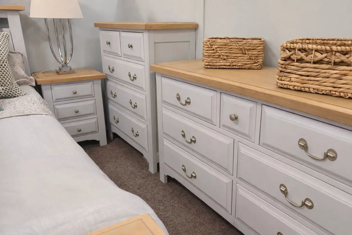 Tall Chest of 5 Drawers Oak. Brand New - Image 4