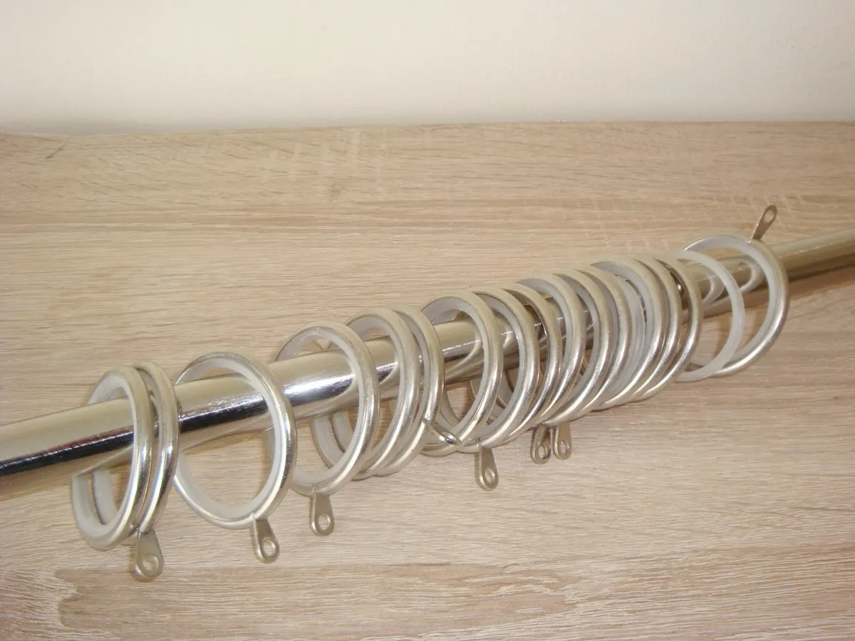 Silver curtain pole 98-156cm small window - Image 4