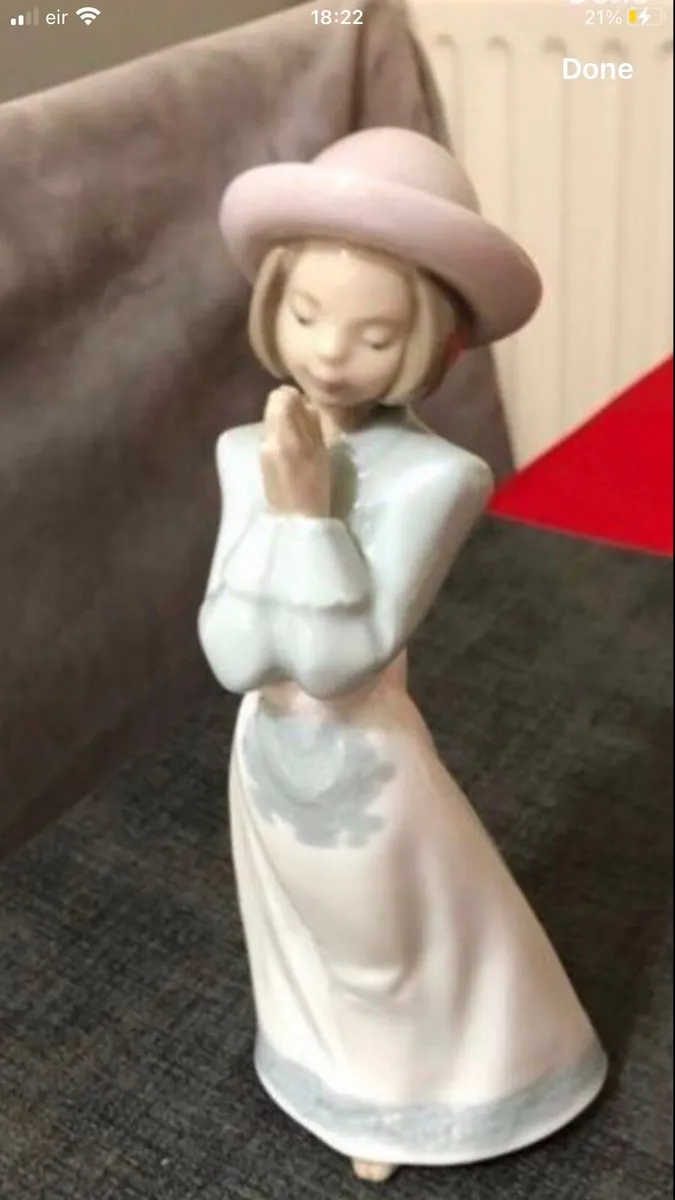 Noa Lladro lady figure €40 - Image 2