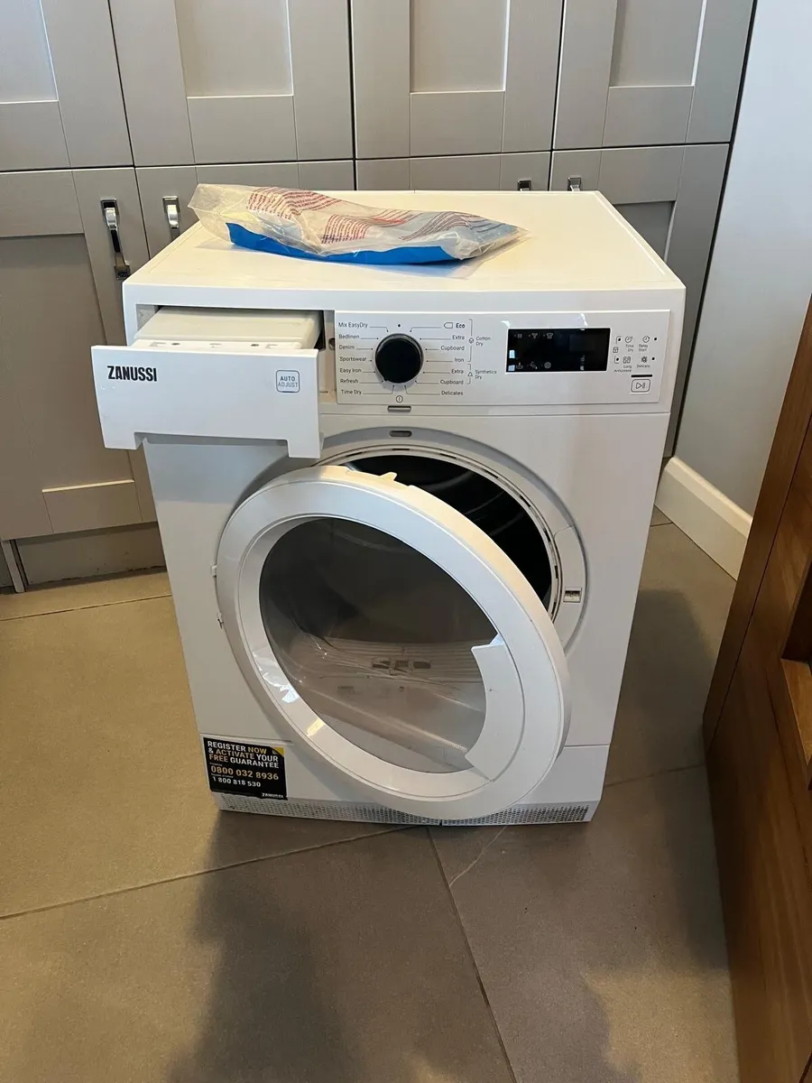 Zanussi 10kg condenser tumble dryer - Image 2