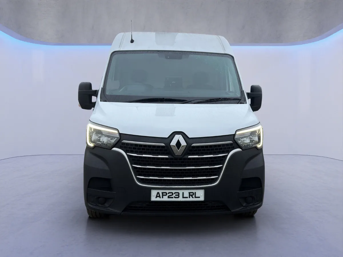 2023 Renault Master Cherry Picker - Image 2