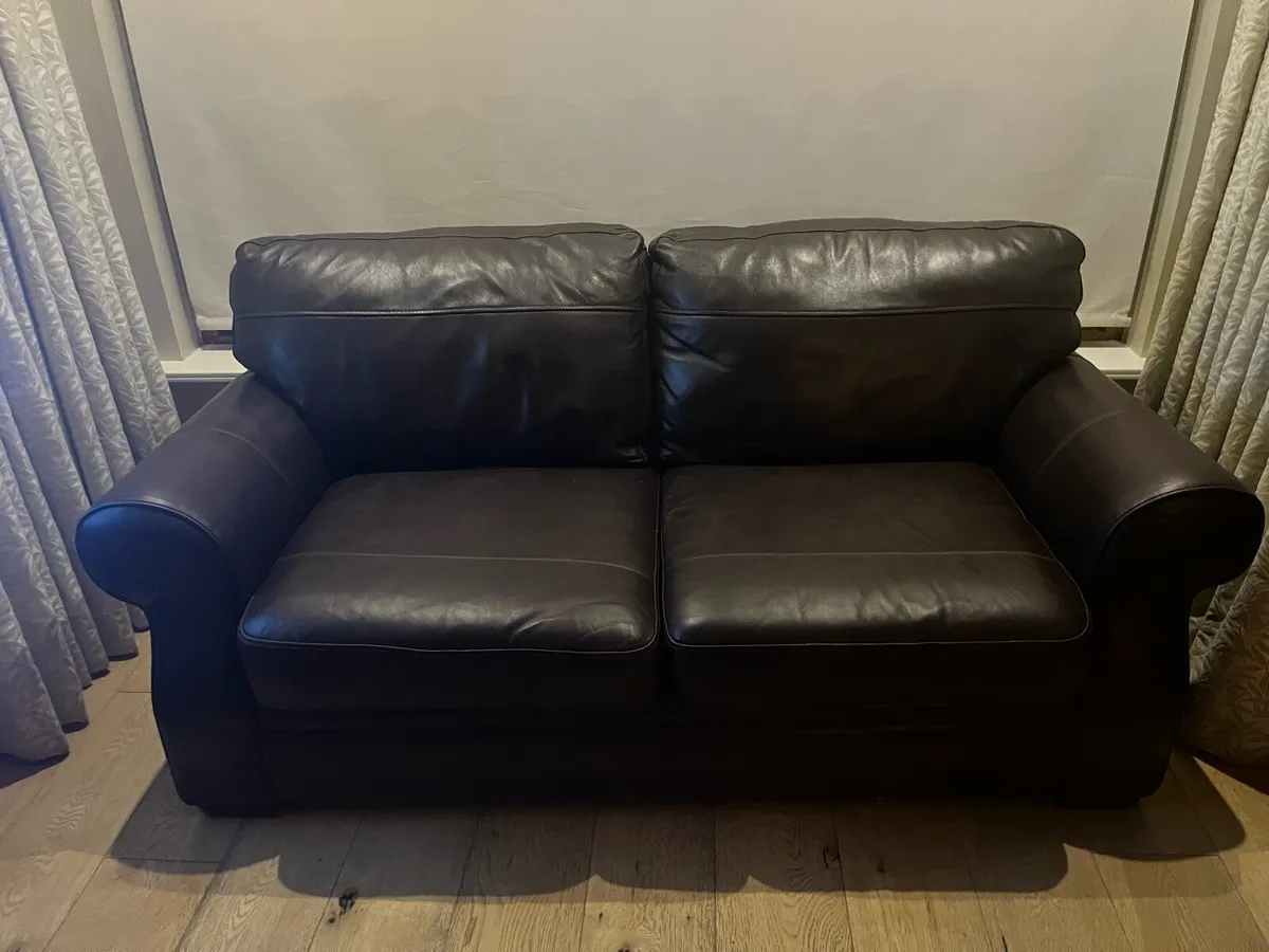 2 and 3 seater leather coach - Image 1